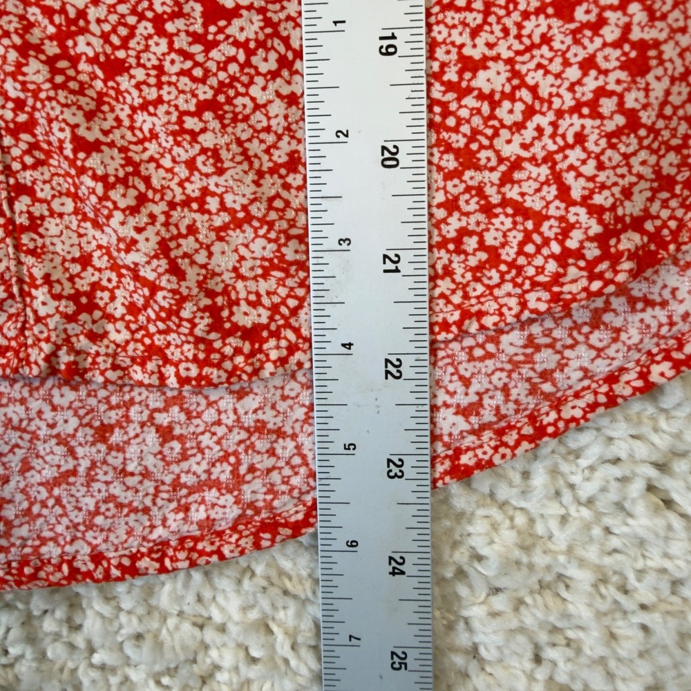 Universal Thread Button Up Blouse Womens Small Red Floral Short Sleeve Rayon Top - Picture 5 of 9